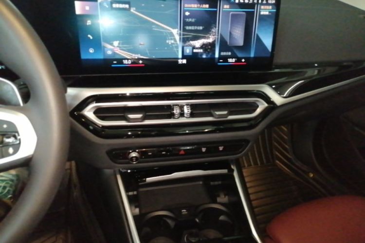 BMW 3 Series 2022 #13 BMW 3 Series 2022 car image #13
