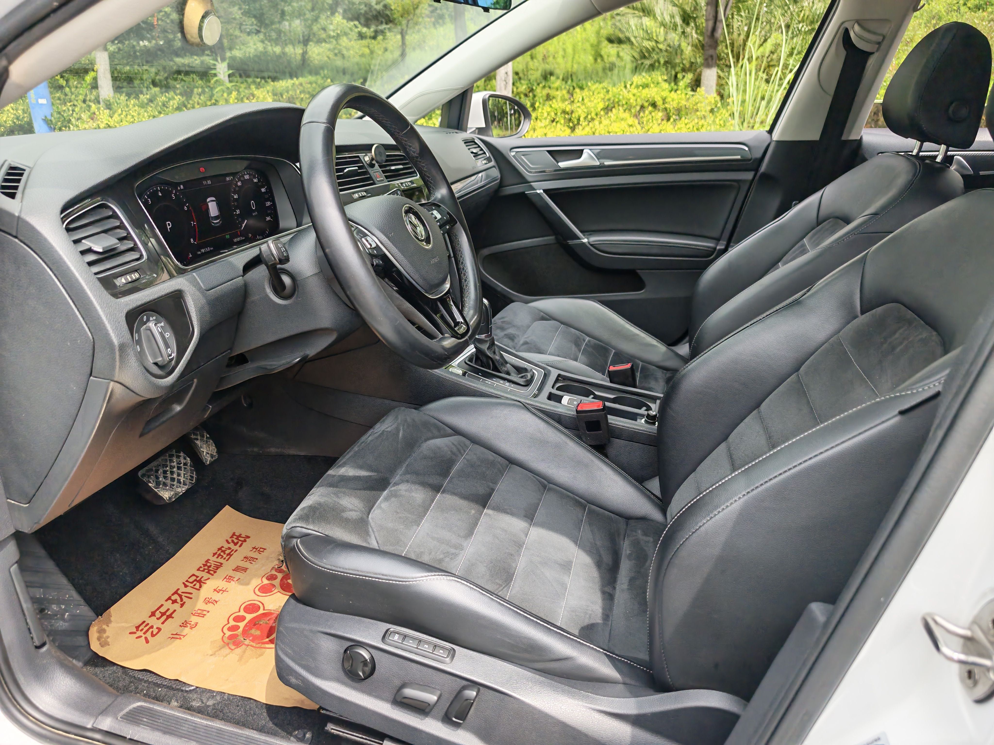 Volkswagen Golf 2020 car image #4