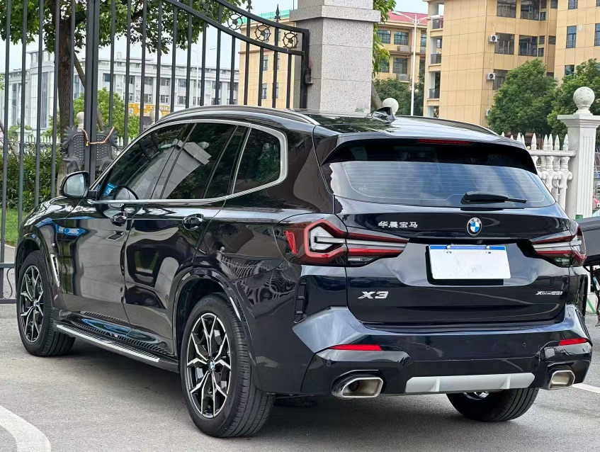 BMW X3 2022 car image #9