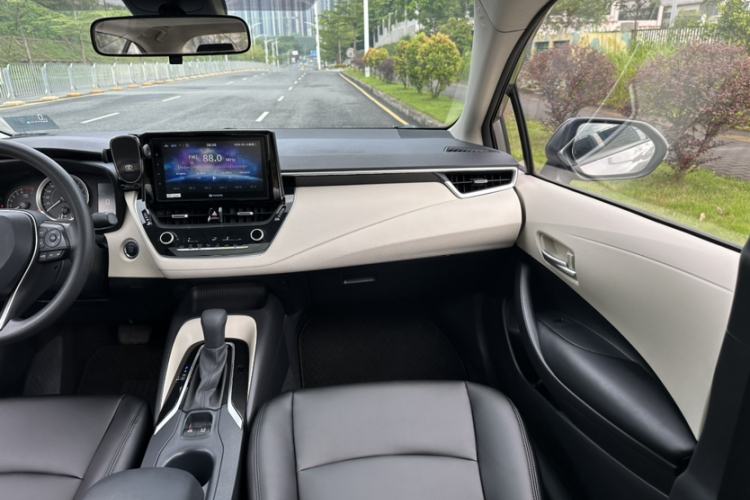 Toyota Corolla 2020 car image #12