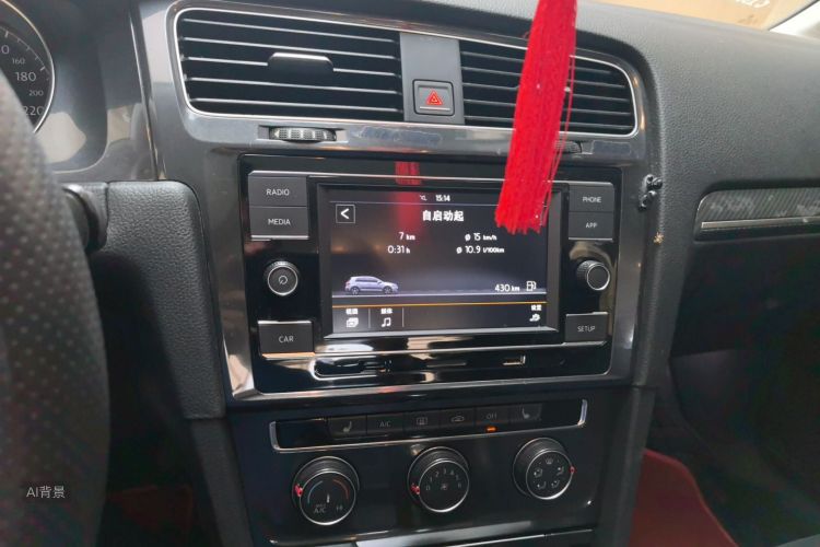 Volkswagen Golf 2018 car image #15