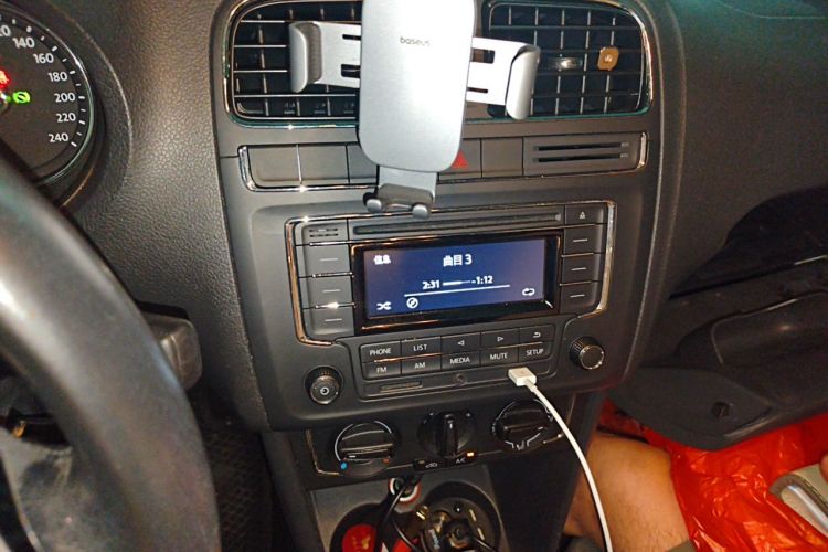 Volkswagen Polo 2016 #13 Volkswagen Polo 2016 car image #13