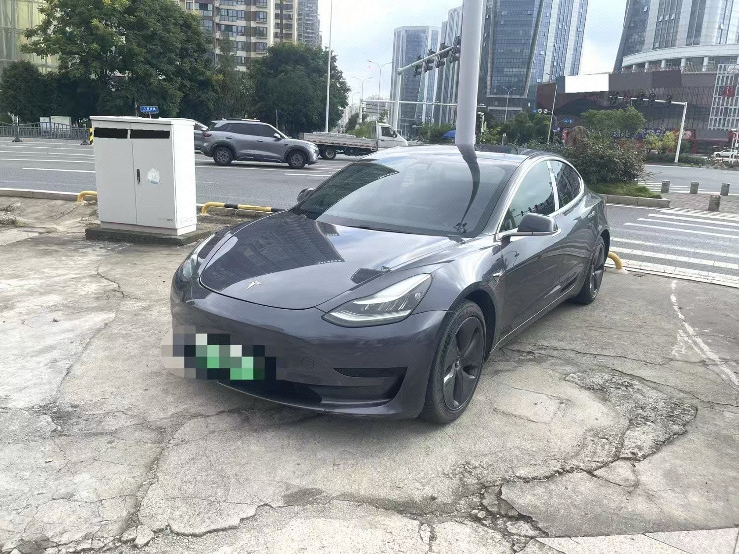 Tesla Model 3 2021 car image 