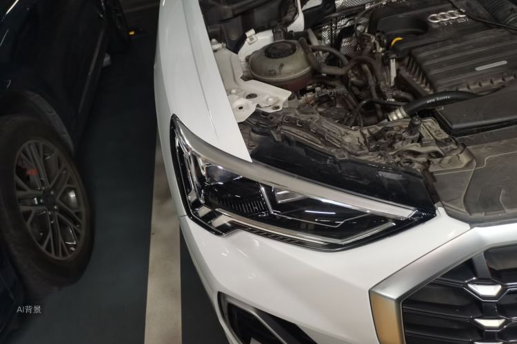 Audi Q3 2020 car image #8