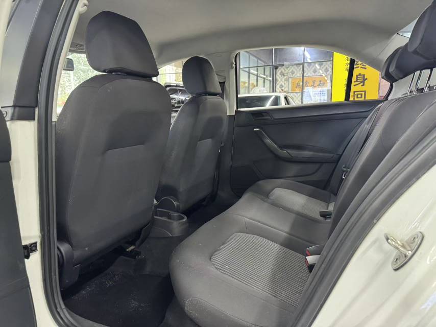 Volkswagen Santana 2016 car image #10