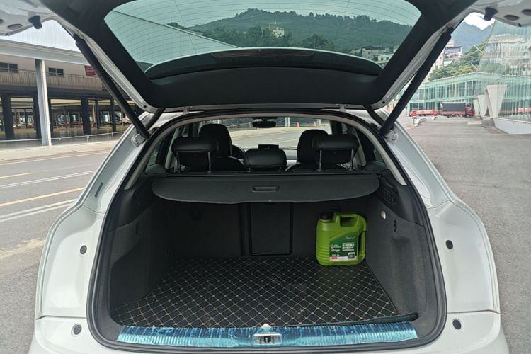Audi Q3 2019 car image #19