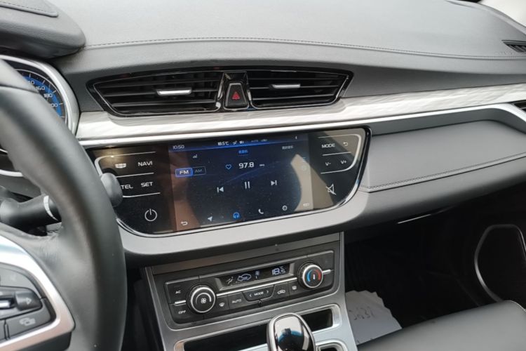 GEELY Emgrand 2019 #14 GEELY Emgrand 2019 car image #14