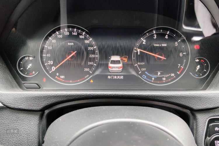 BMW 3 Series 2018 car image #13