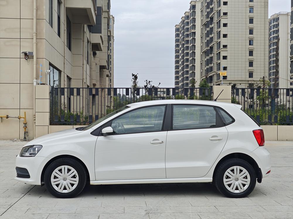 Volkswagen Polo 2015 immagine di auto #4