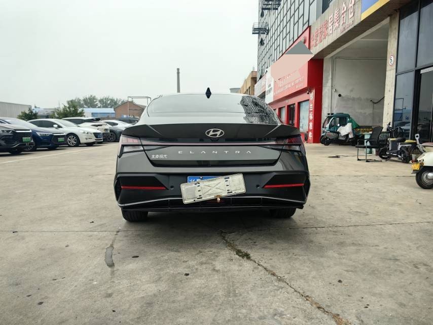 Hyundai Elantra 2023 car image #8