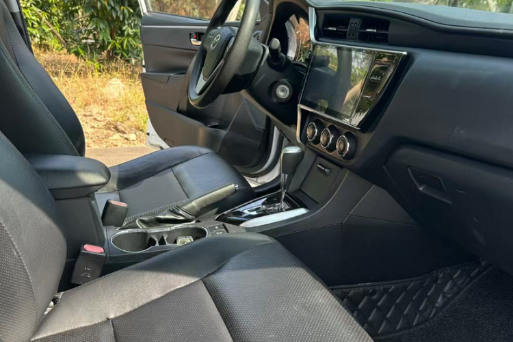 Toyota Corolla 2017 #11 Toyota Corolla 2017 car image #11