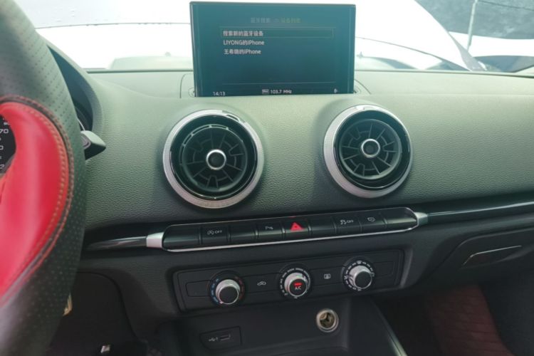 Audi A3 2019 immagine di auto #13