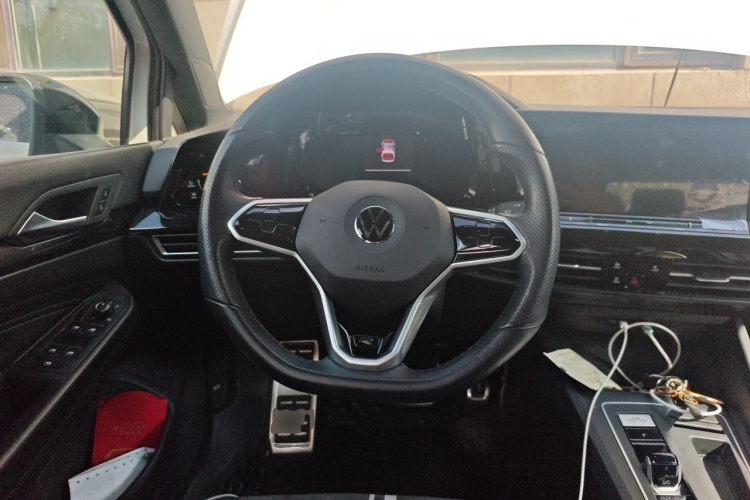 Volkswagen Golf 2022 car image #11