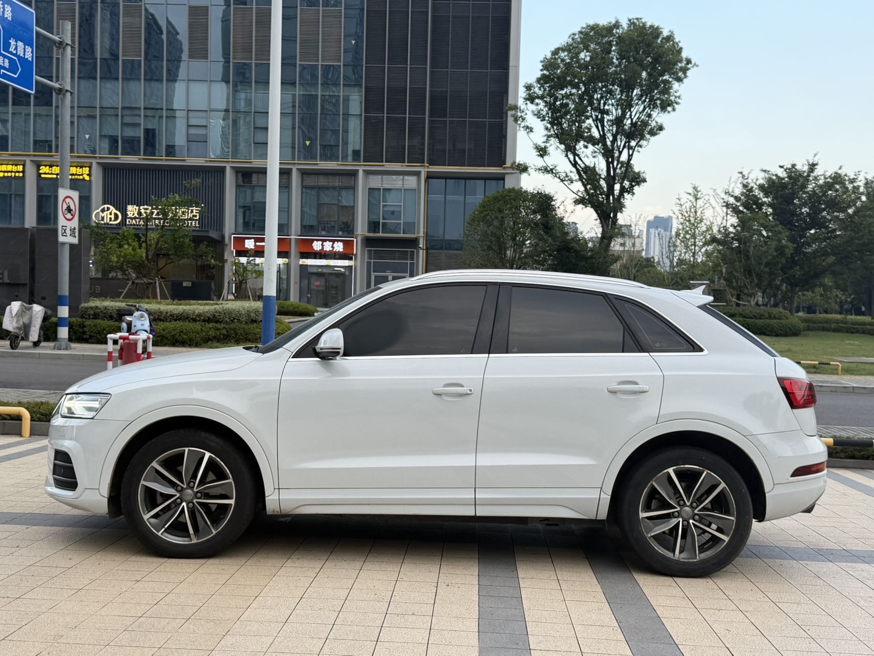 Audi Q3 2017 #7 Audi Q3 2017 car image #7