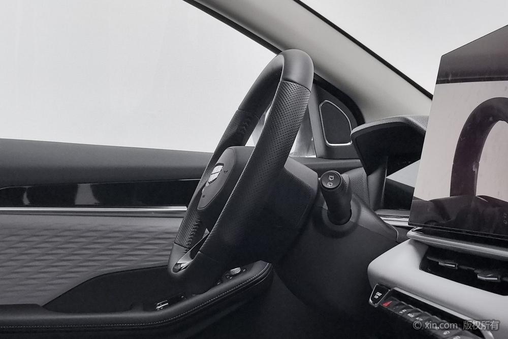 GEELY Coolray 2025 car image #8