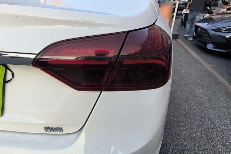 GEELY Emgrand 2021 car image #8