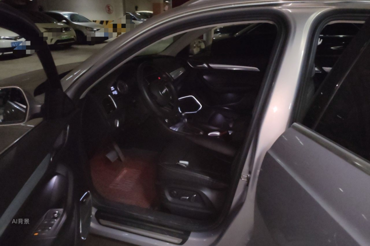 Audi Q3 2019 car image #18