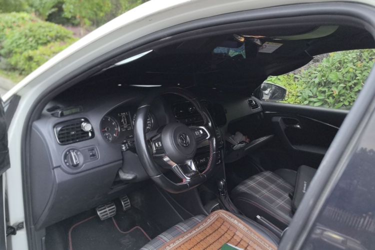 Volkswagen Polo 2016 #16 Volkswagen Polo 2016 car image #16
