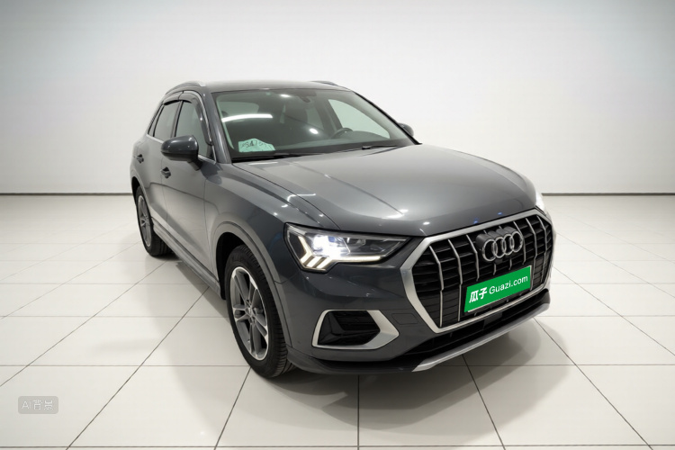Audi Q3 2021 car image #4