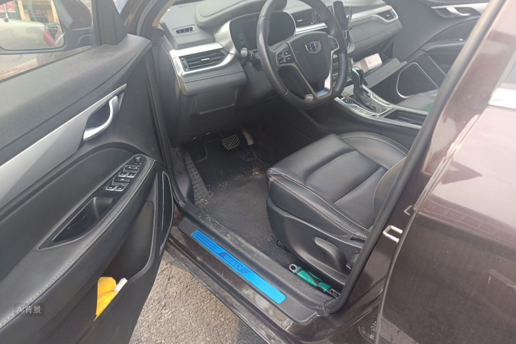 GEELY Emgrand 2019 car image #18