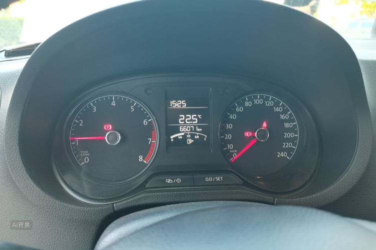Volkswagen Polo 2016 car image #13