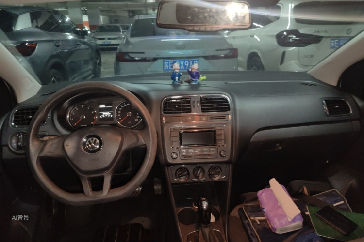 Volkswagen Polo 2015 car image #11
