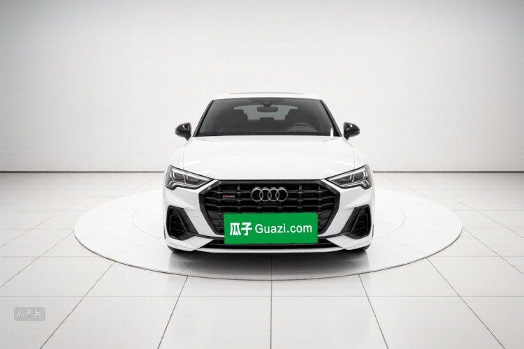 Audi Q3 2023 car image #3