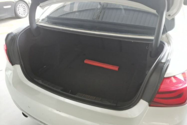 BMW 3 Series 2017 car image #28