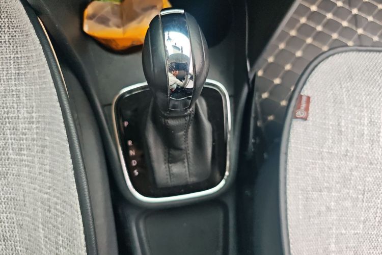 Volkswagen Polo 2016 car image #14