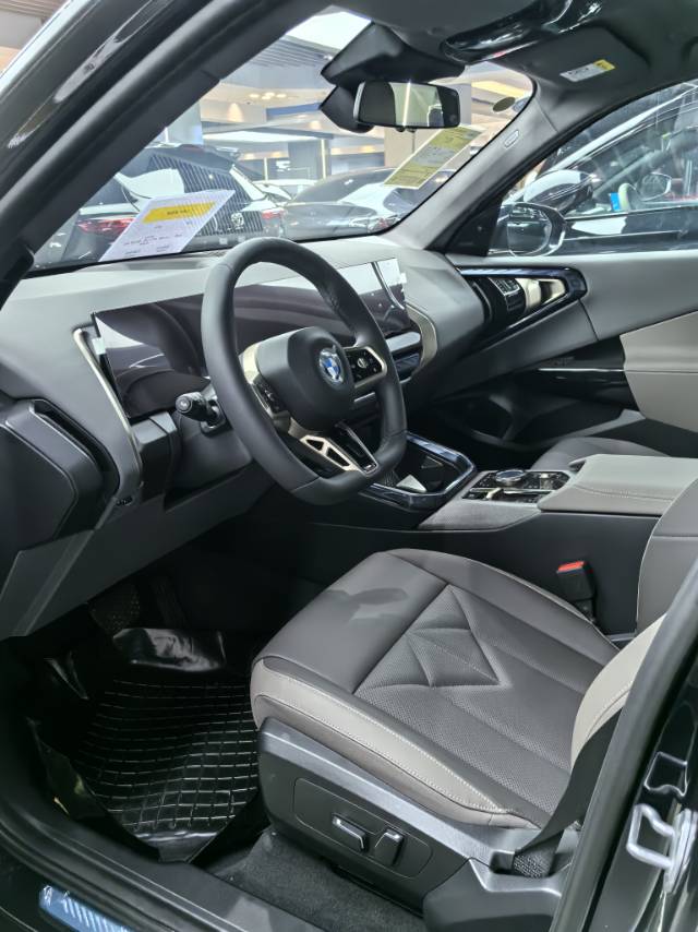 BMW X3 2026 #2 BMW X3 2026 car image #2