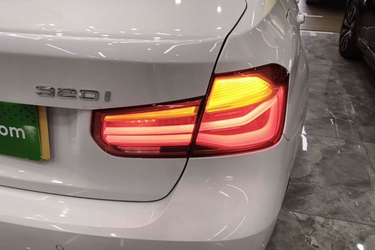 BMW 3 Series 2019 #8 BMW 3 Series 2019 car image #8