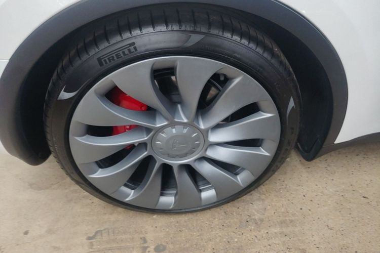Tesla Model Y 2021 car image #10