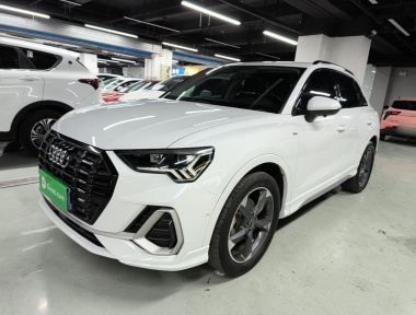 Audi Q3 2021 Audi Q3 2021 immagine di auto