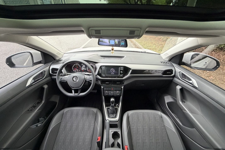 Volkswagen T-Cross 2020 car image #10