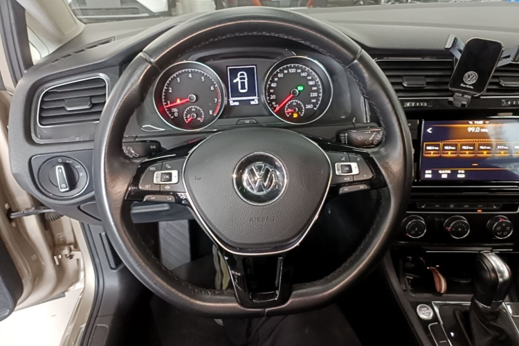 Volkswagen Golf 2019 #15 Volkswagen Golf 2019 car image #15
