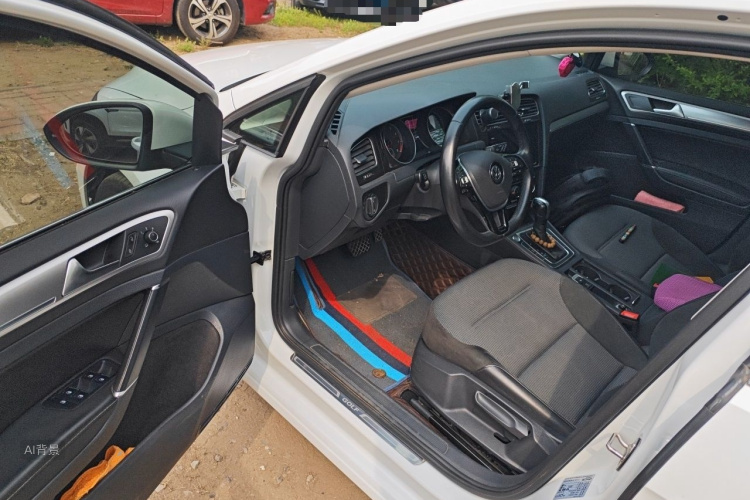 Volkswagen Golf 2020 car image #18