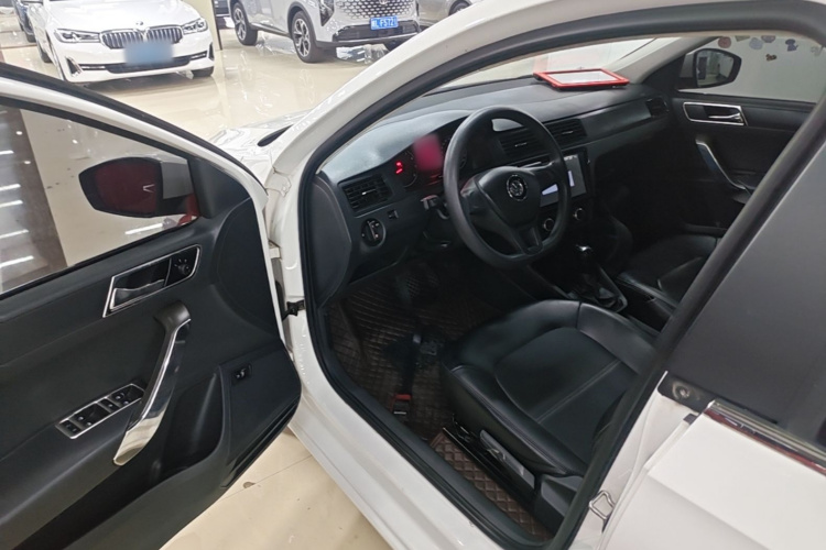 Volkswagen Santana 2018 car image #16