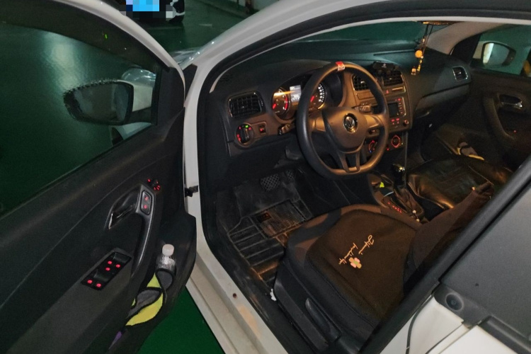 Volkswagen Polo 2015 #9 Volkswagen Polo 2015 car image #9