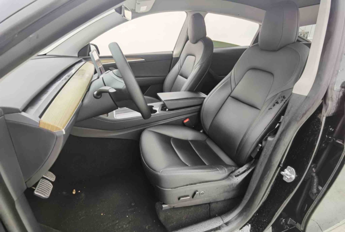 Tesla Model Y 2021 #10 Tesla Model Y 2021 car image #10