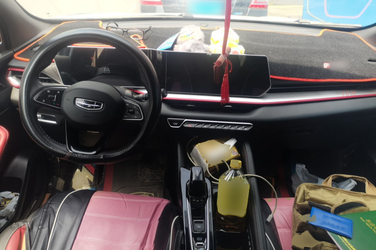 GEELY Coolray 2023 immagine di auto #11