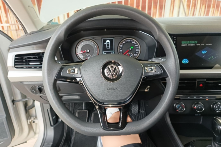 Volkswagen Lavida 2020 car image #11
