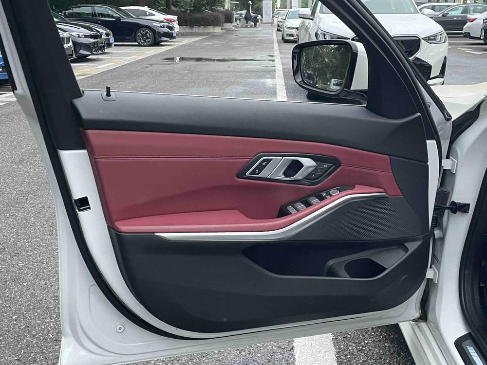 BMW 3 Series 2024 car image #7