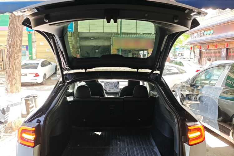 Tesla Model Y 2022 #21 Tesla Model Y 2022 immagine di auto #21