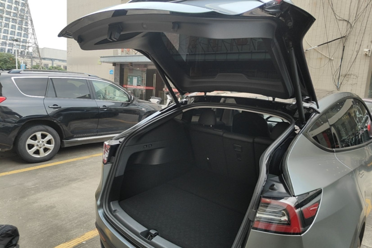 Tesla Model Y 2022 #21 Tesla Model Y 2022 car image #21