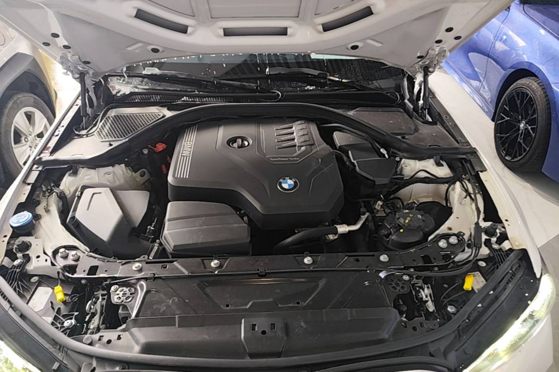 BMW 3 Series 2024 #3 BMW 3 Series 2024 car image #3