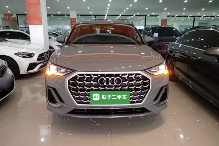 Audi Q3 2026 car image #3