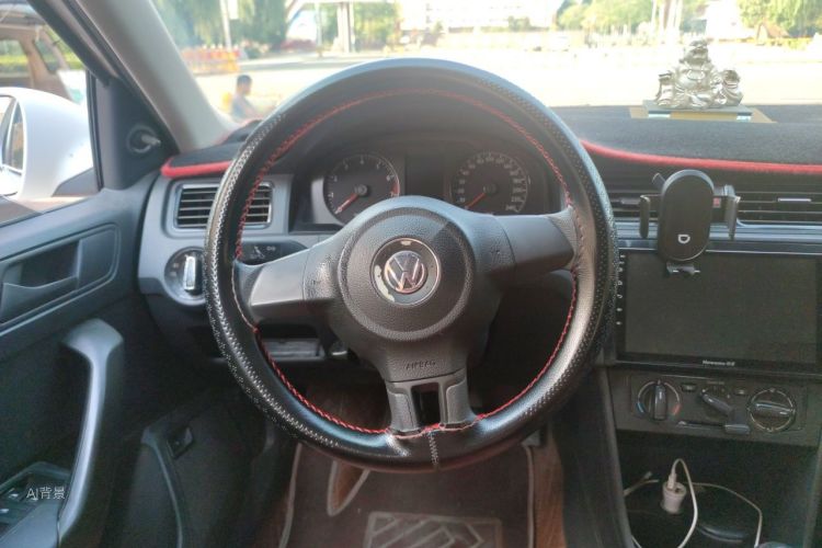 Volkswagen Santana 2016 car image #12