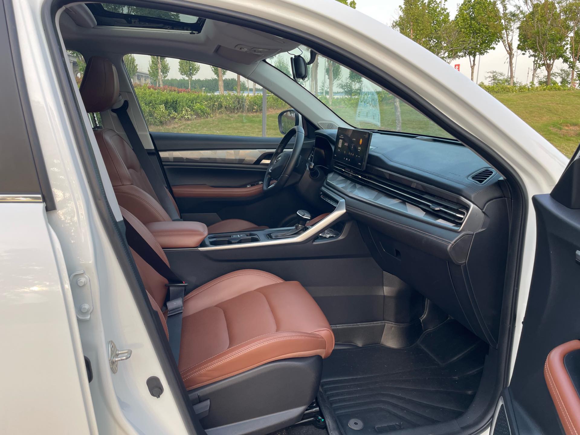 GEELY Vision X6 2022 car image #10