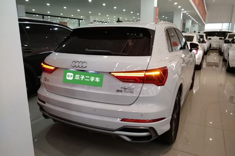 Audi Q3 2022 car image #4