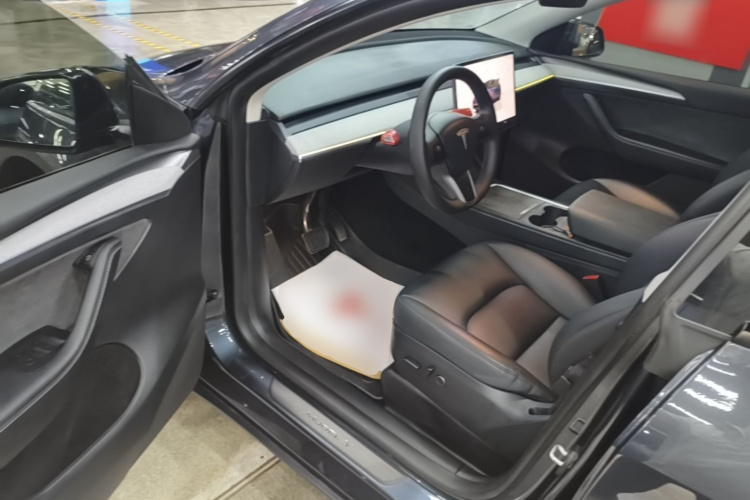 Tesla Model Y 2025 #12 Tesla Model Y 2025 car image #12